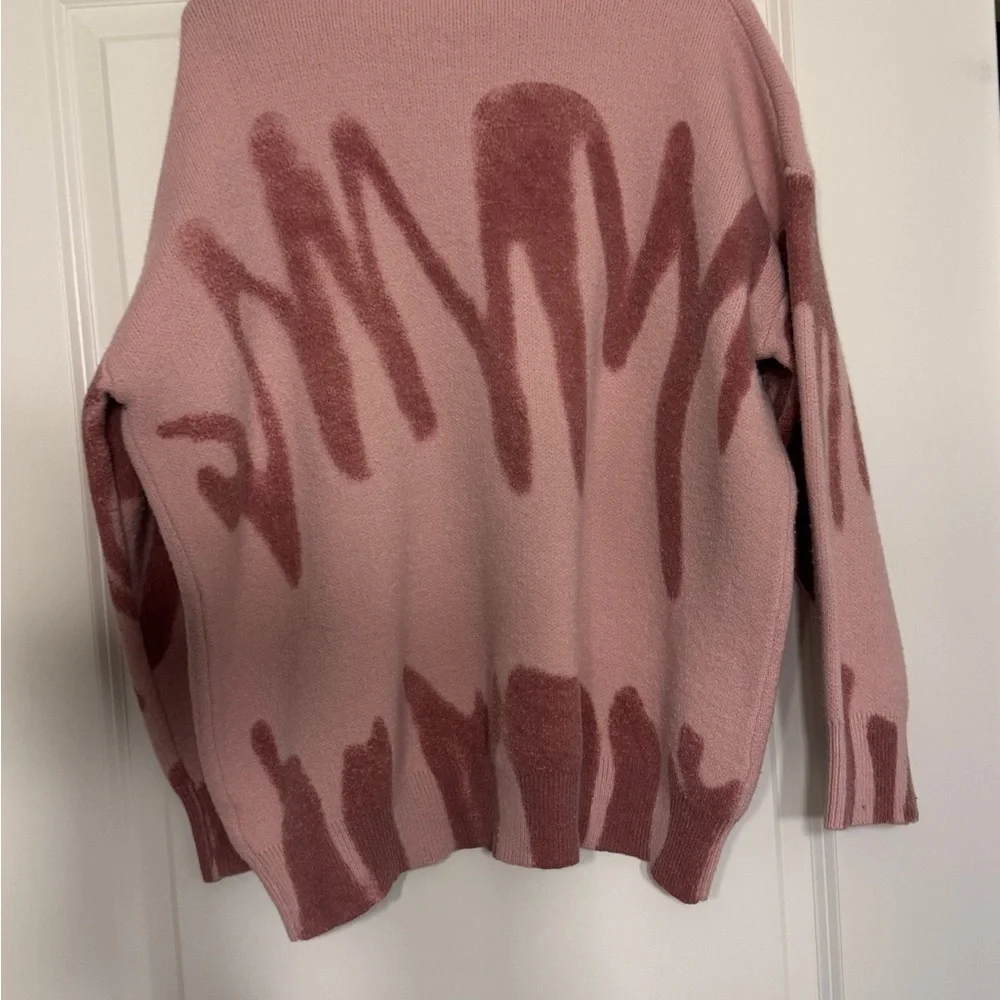 Le Lis Blush Abstract Women's Sweater - Picture 3 of 5